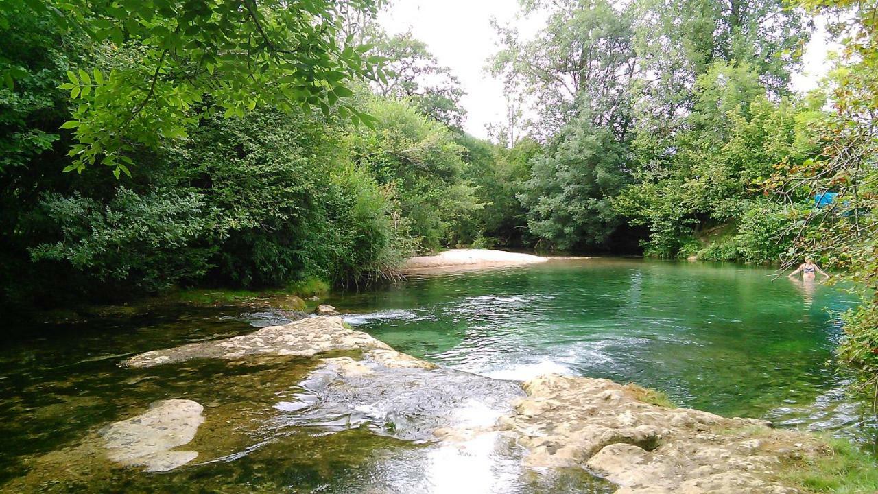 Chambre Du Sabotier - Studio Troglodytique - A 100 M Baignade En Riviere - Location De Canoe - Circuits Cyclo - Aire De Pique-Nique - 3 Restaurants Castelnaud La Chapelle Εξωτερικό φωτογραφία