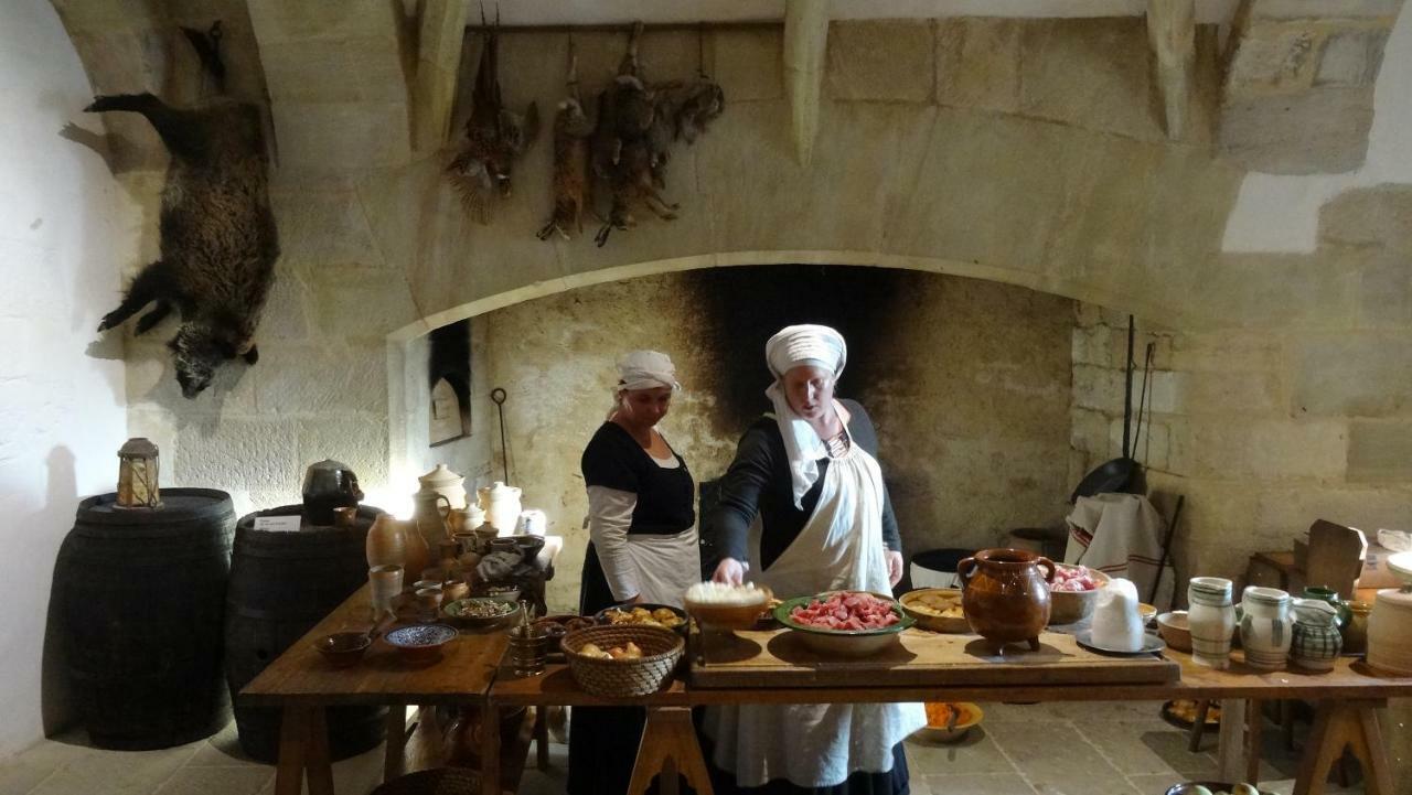 Chambre Du Sabotier - Studio Troglodytique - A 100 M Baignade En Riviere - Location De Canoe - Circuits Cyclo - Aire De Pique-Nique - 3 Restaurants Castelnaud La Chapelle Εξωτερικό φωτογραφία